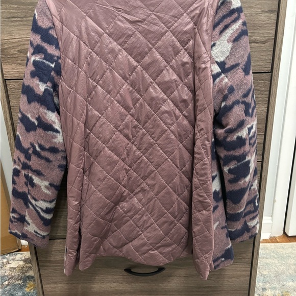 LOGO Lori Goldstein Camo soft shell jacket - Picture 7 of 7